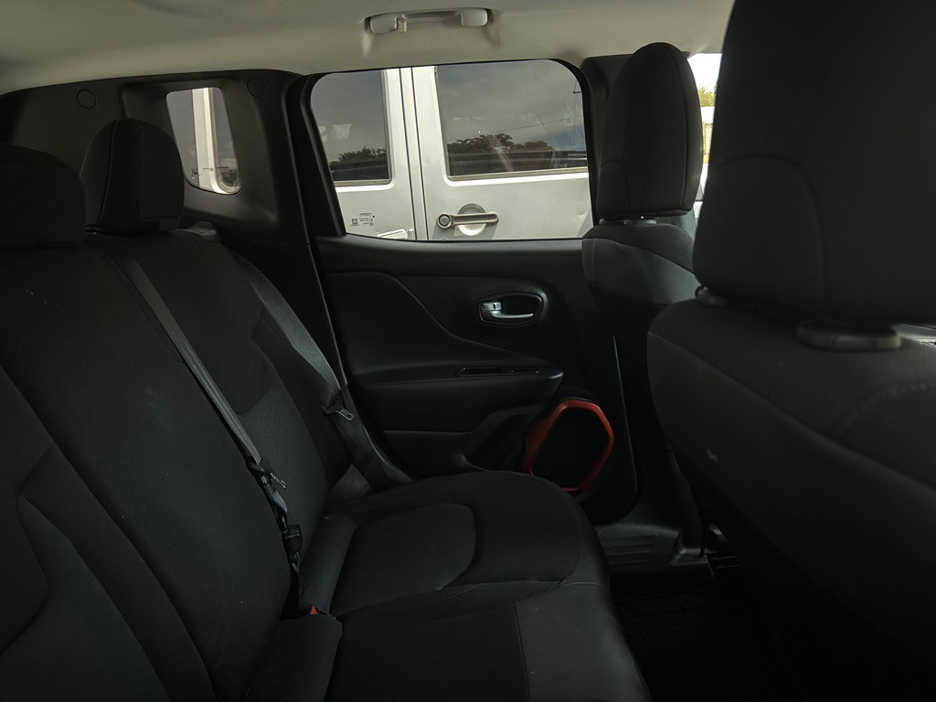 2017 Jeep Renegade Image 6