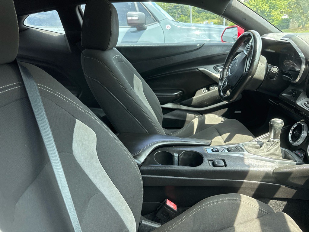 2016 Chevrolet Camaro Image 11