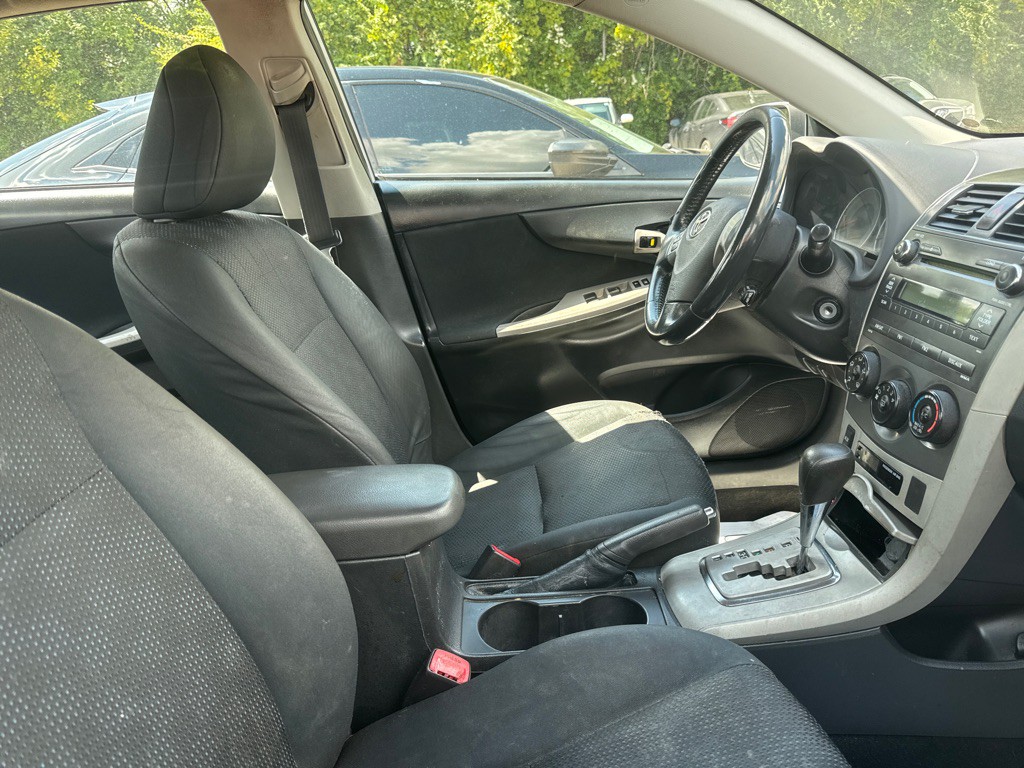 2010 Toyota Corolla Image 5