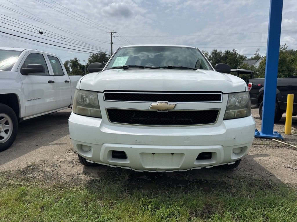 2007 Chevrolet Suburban Image 2
