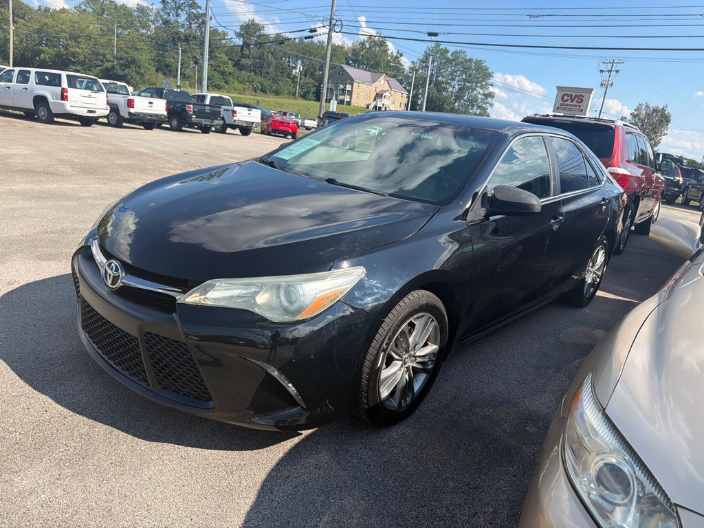 2016 Toyota Camry Image 1