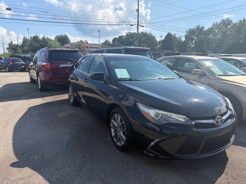 2016 Toyota Camry Image 2