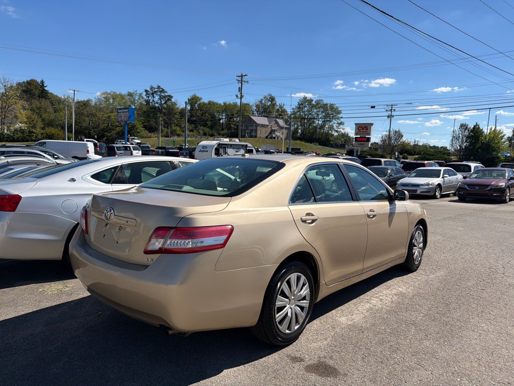 2011 Toyota Camry Image 3