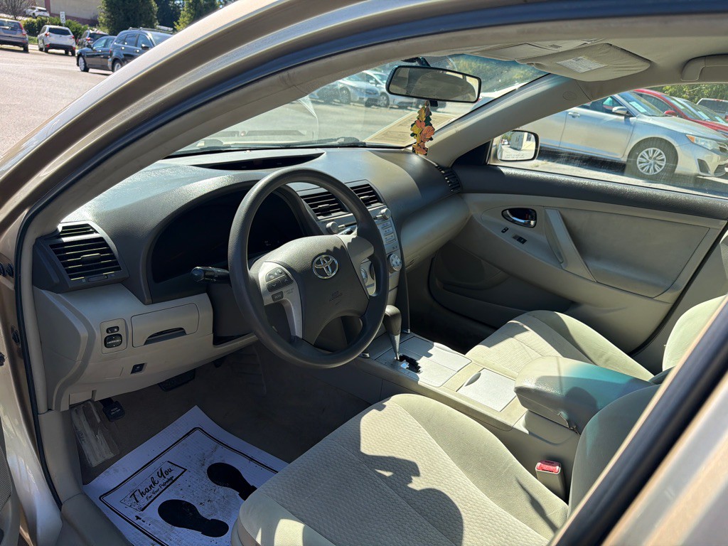 2011 Toyota Camry Image 5