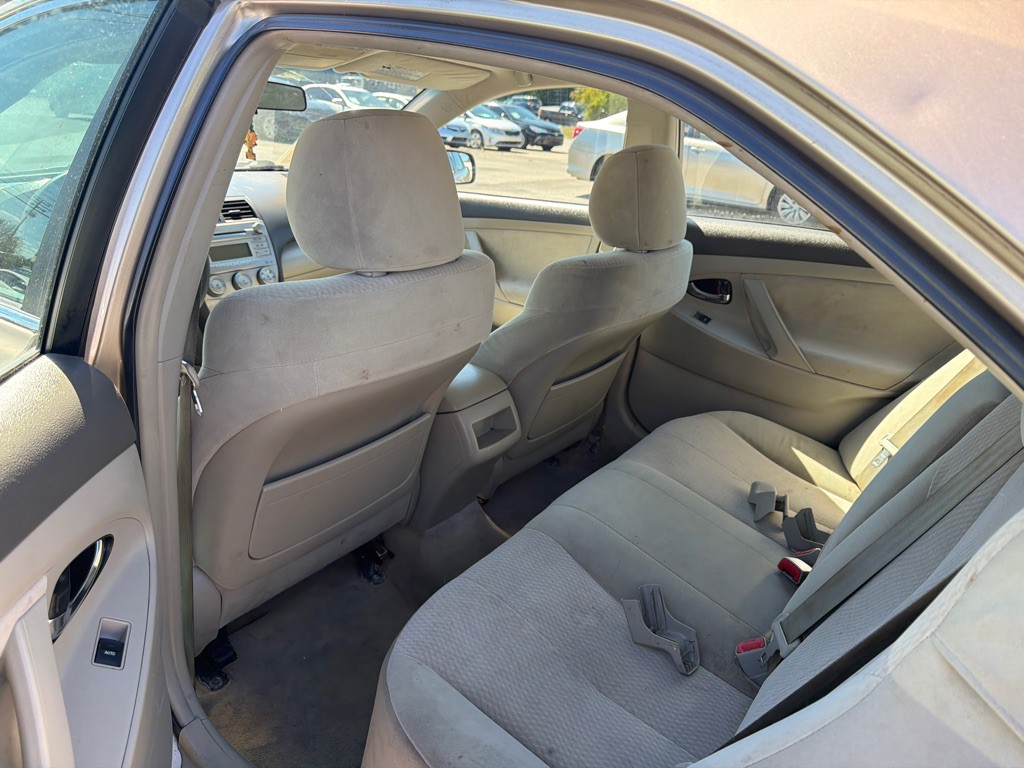 2011 Toyota Camry Image 6
