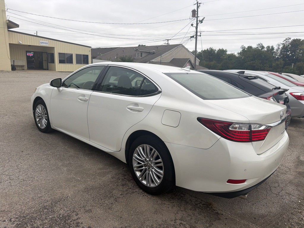 2013 Lexus ES 350 Image 4