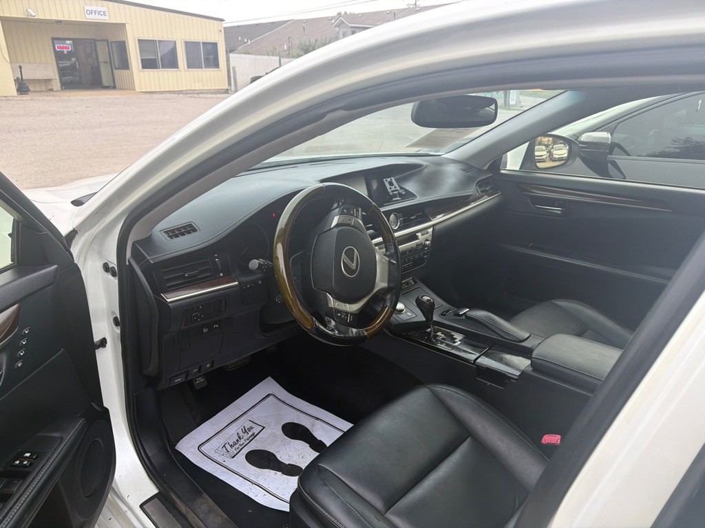 2013 Lexus ES 350 Image 6