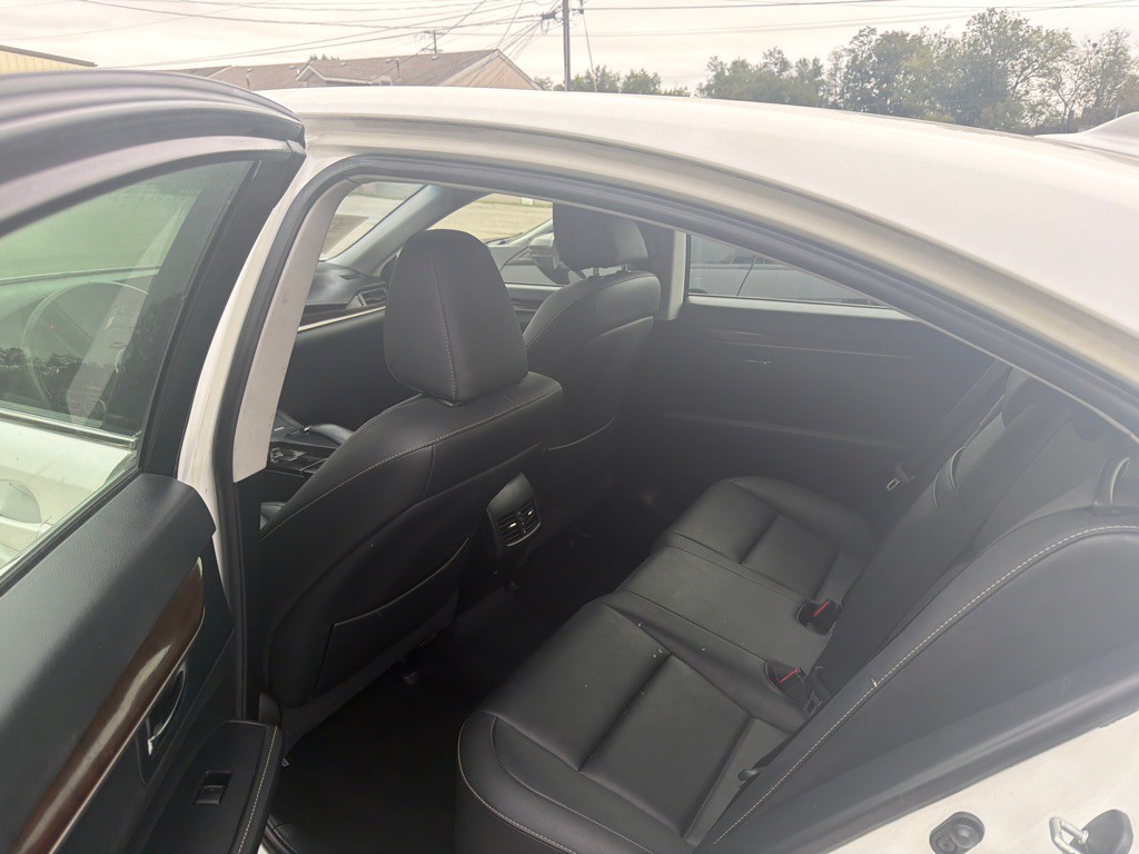 2013 Lexus ES 350 Image 7