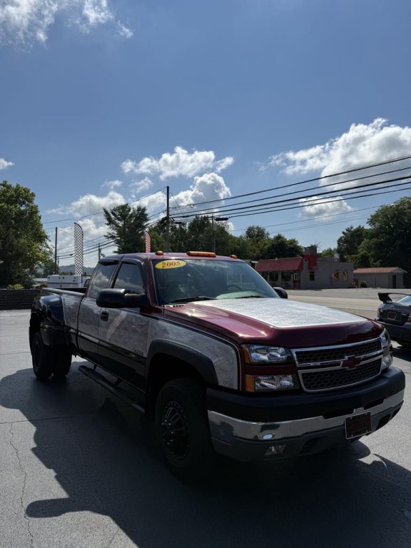 2005 Chevrolet Silverado 1500 Image 2