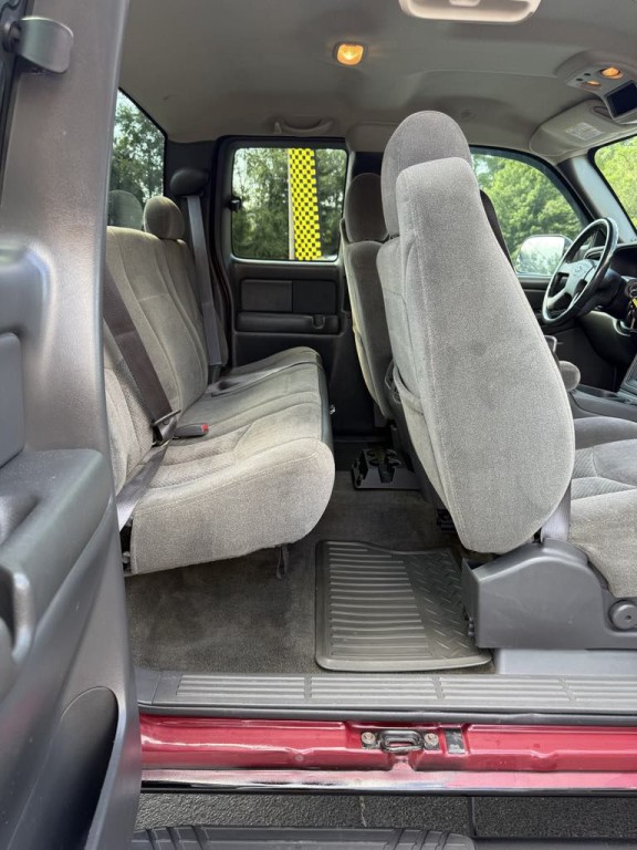 2005 Chevrolet Silverado 1500 Image 12