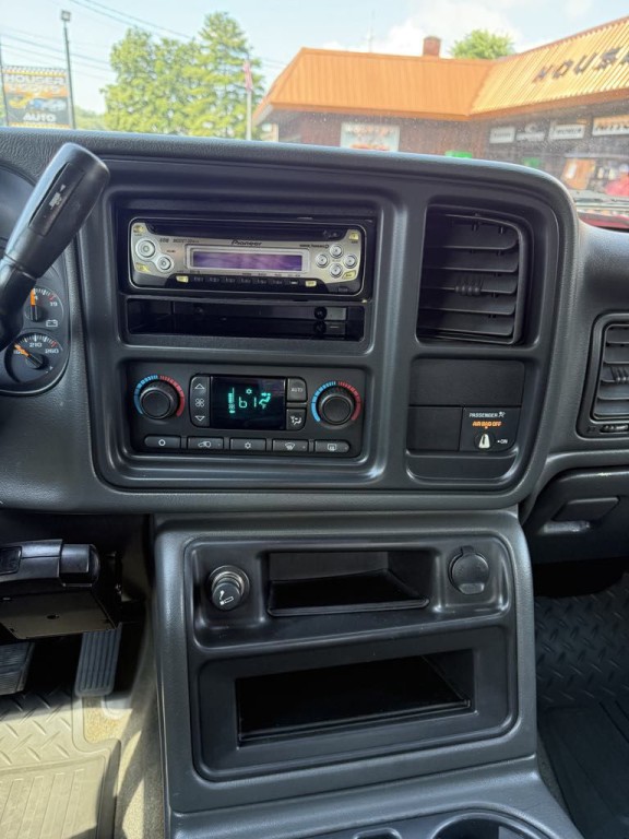 2005 Chevrolet Silverado 1500 Image 16