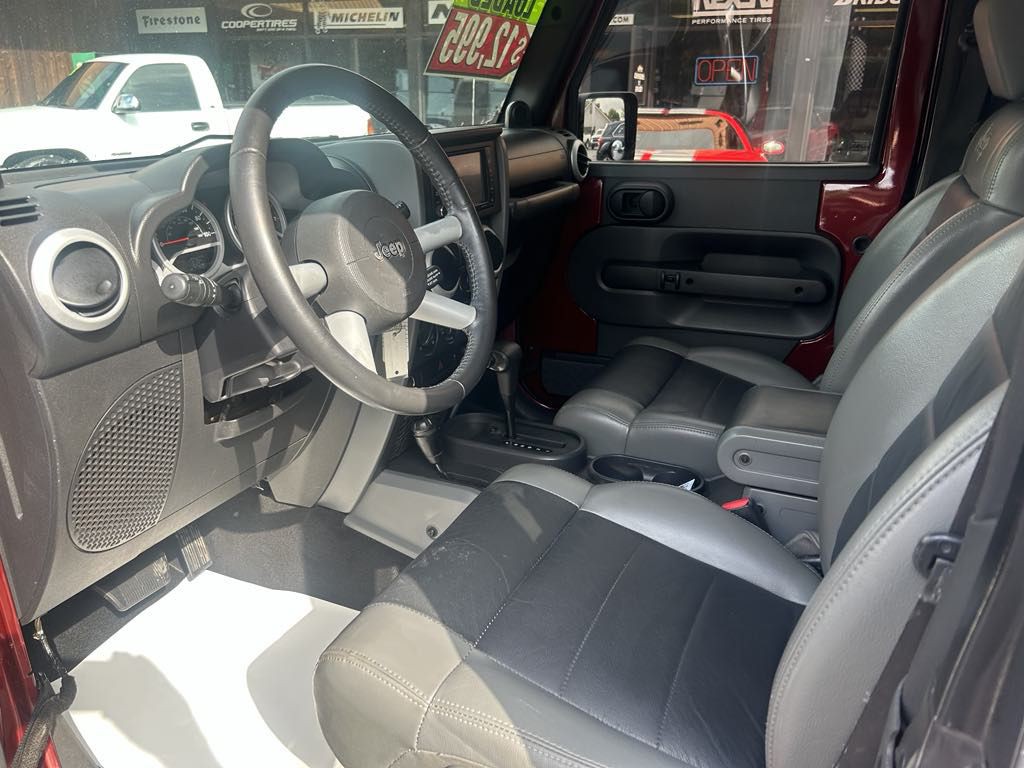 2010 Jeep Wrangler Image 7