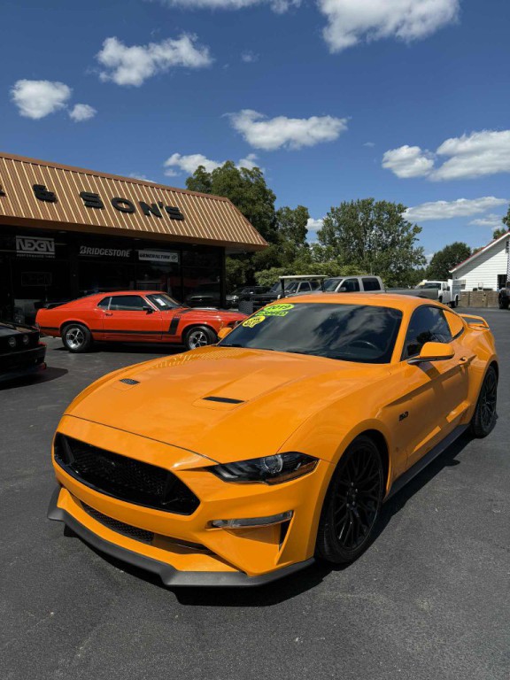 2019 Ford Mustang Image 1