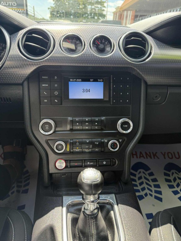 2019 Ford Mustang Image 12
