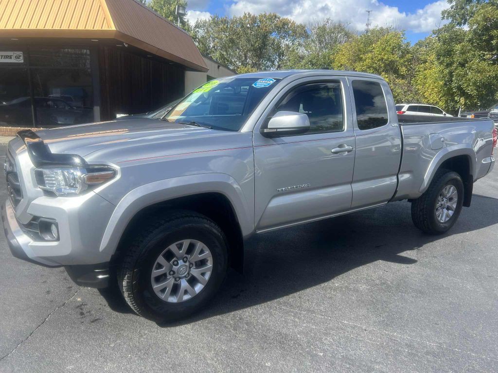 2016 Toyota Tacoma Image 1
