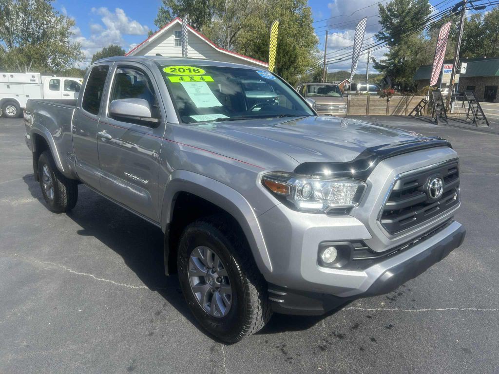 2016 Toyota Tacoma Image 2