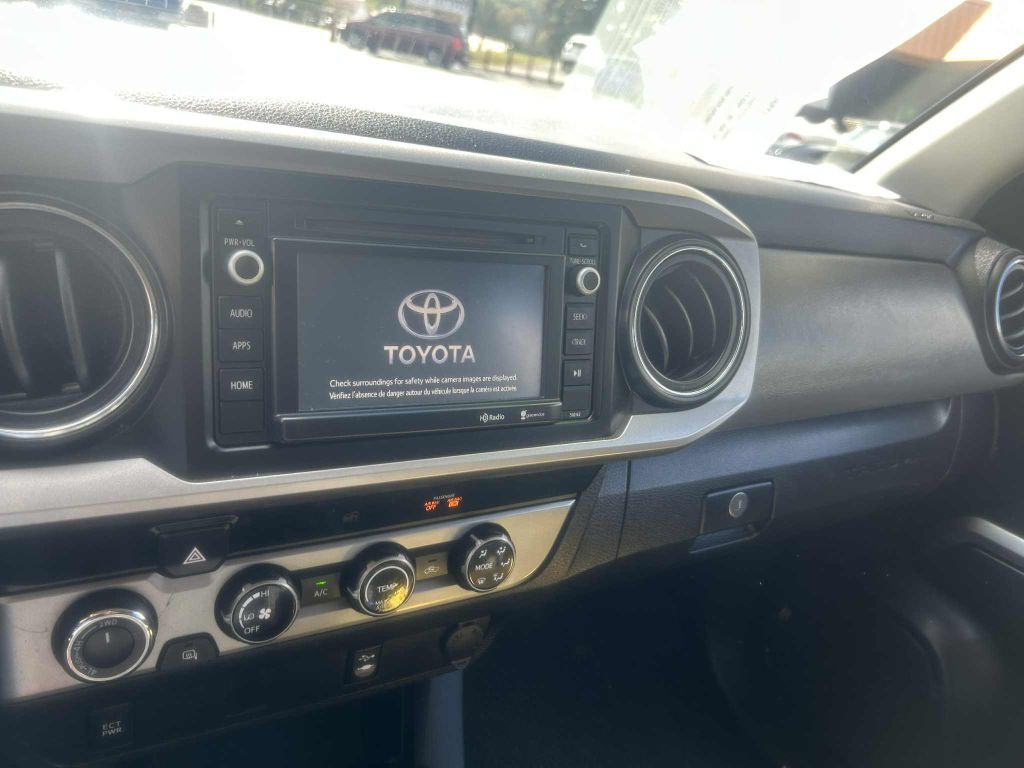 2016 Toyota Tacoma Image 9
