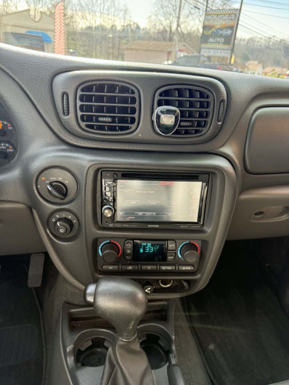 2002 Chevrolet Trailblazer Image 13