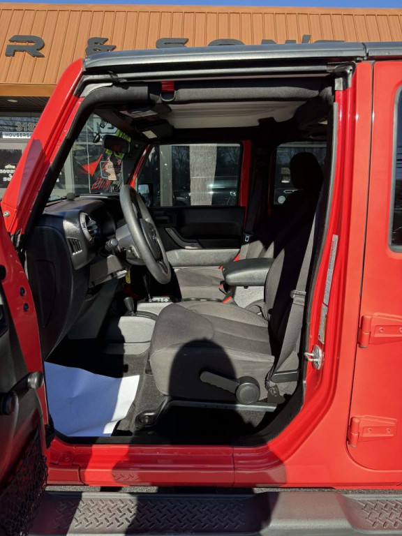 2013 Jeep Wrangler Unlimited Image 9