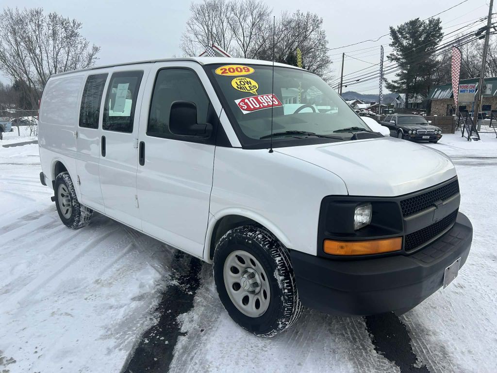2009 Chevrolet Express Image 1