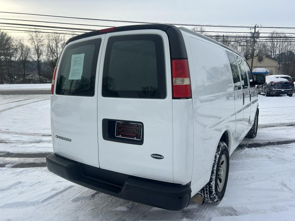 2009 Chevrolet Express Image 4