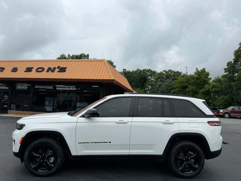 2023 Jeep Grand Cherokee Image 4