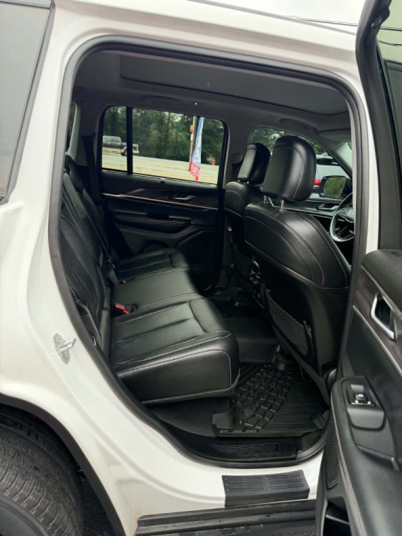 2023 Jeep Grand Cherokee Image 9