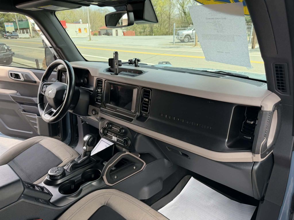 2022 Ford Bronco Image 10