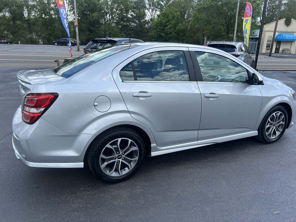 2019 Chevrolet Sonic Image 3