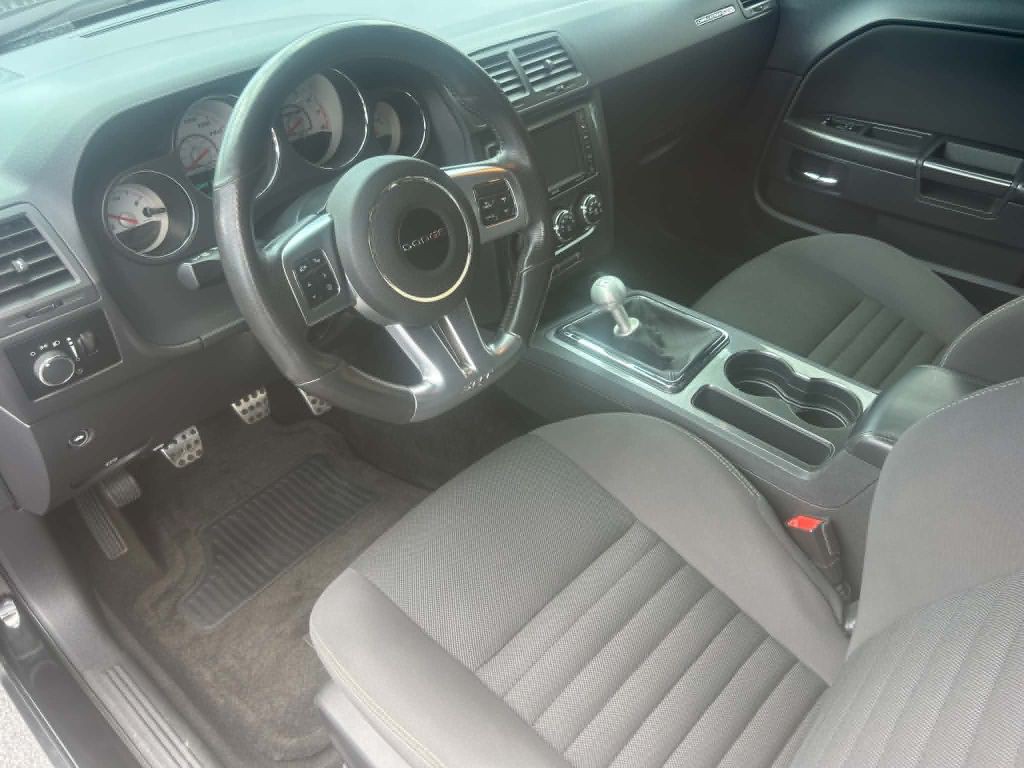 2013 Dodge Challenger Image 8