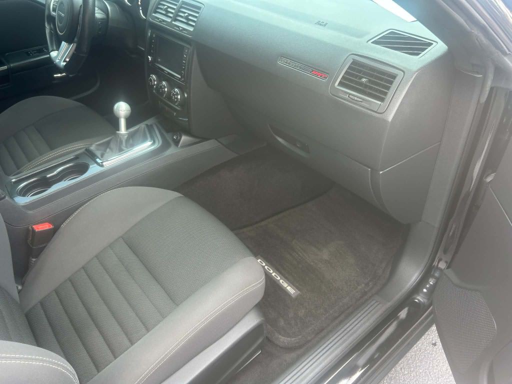 2013 Dodge Challenger Image 9