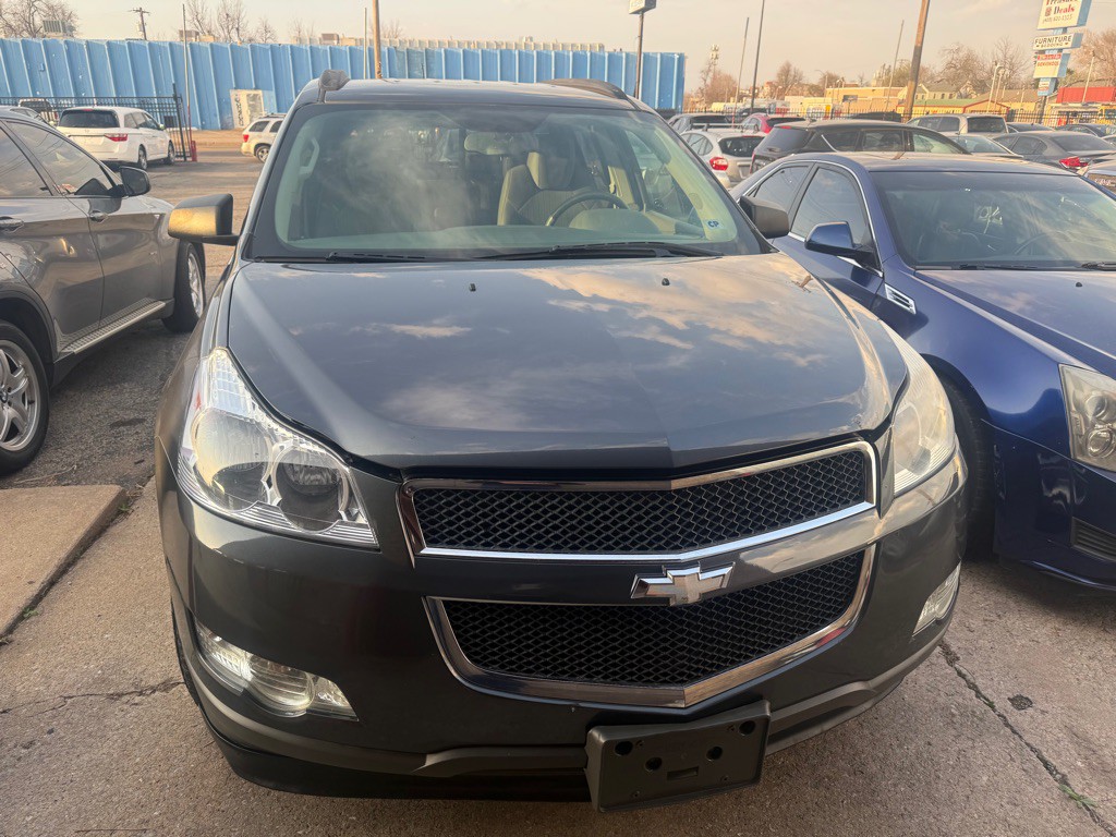 2012 Chevrolet Traverse Image 2