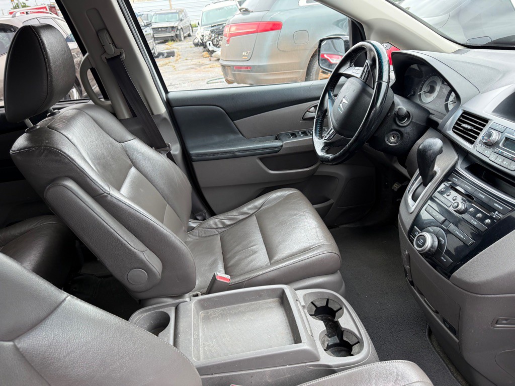 2011 Honda Odyssey Image 11
