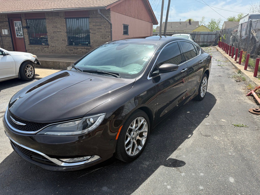 2015 Chrysler 200 Image 1