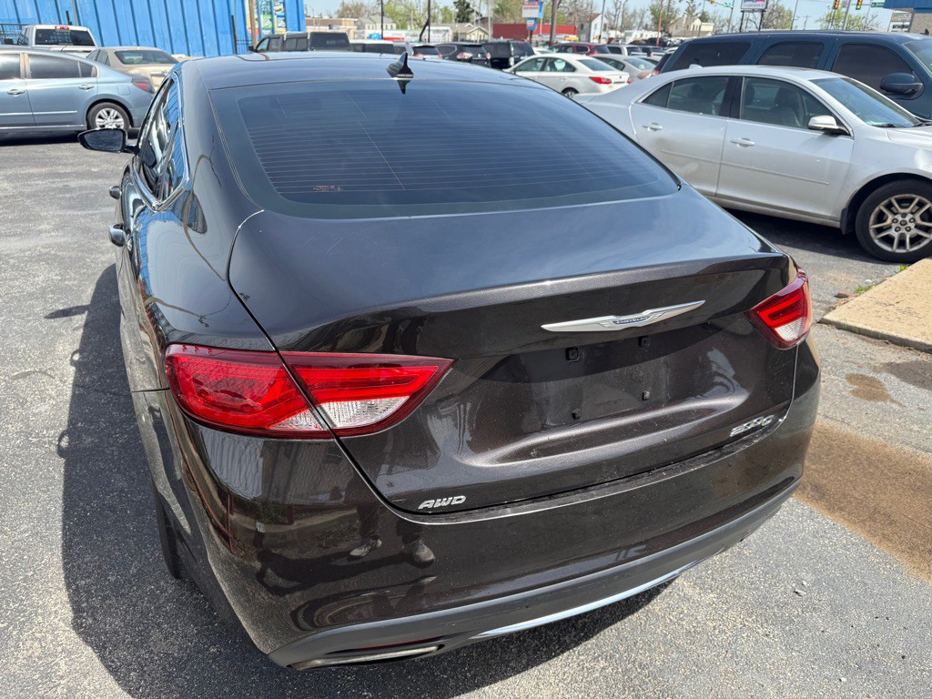 2015 Chrysler 200 Image 5