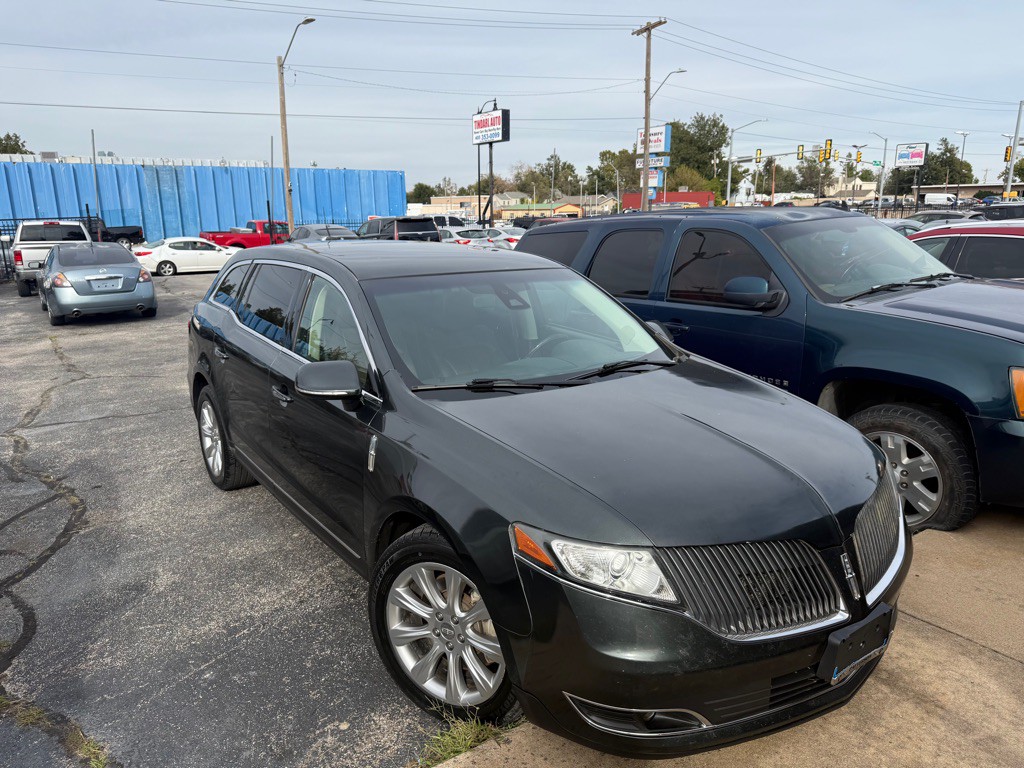 2015 Lincoln MKT Image 1