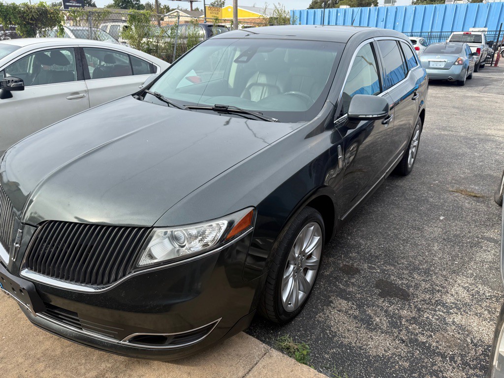 2015 Lincoln MKT Image 4