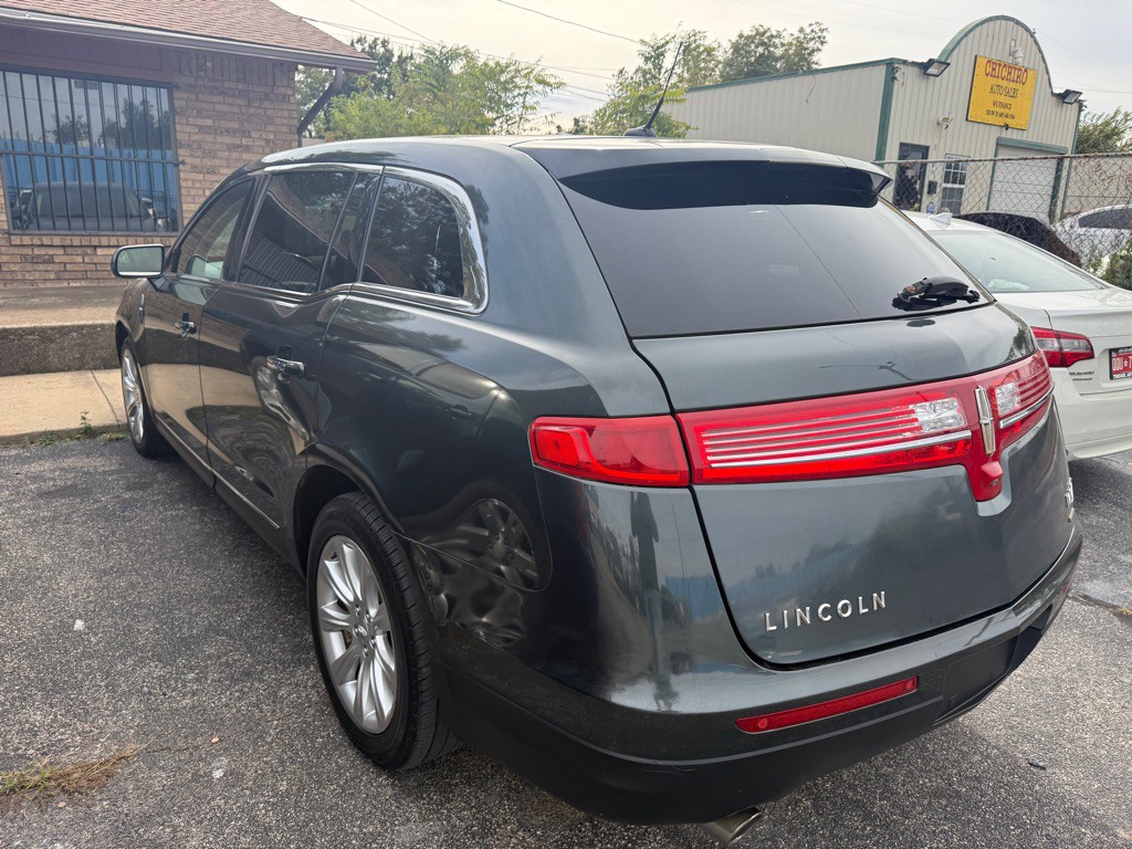 2015 Lincoln MKT Image 6