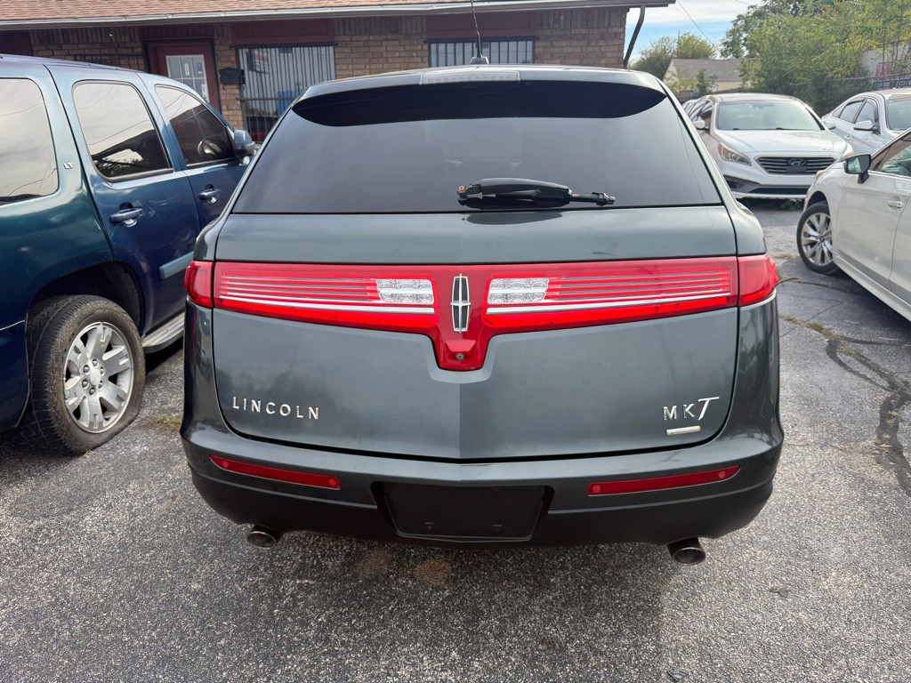 2015 Lincoln MKT Image 8