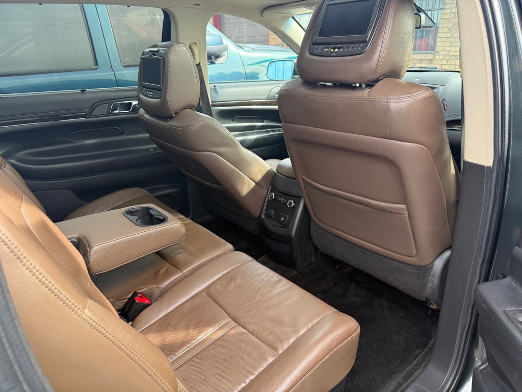 2015 Lincoln MKT Image 11