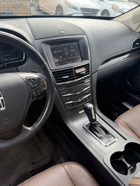 2015 Lincoln MKT Image 20