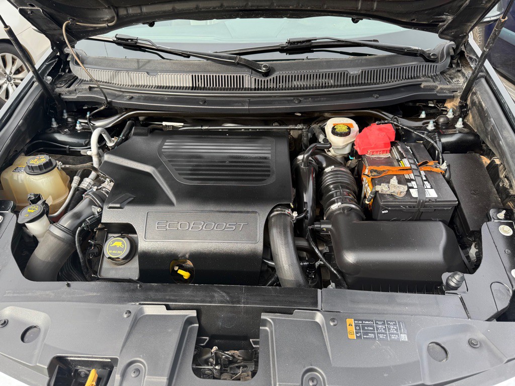 2015 Lincoln MKT Image 23