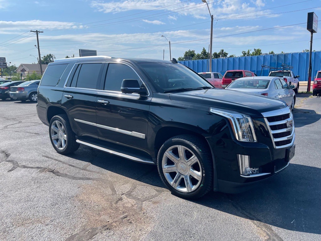 2018 Cadillac Escalade Image 3