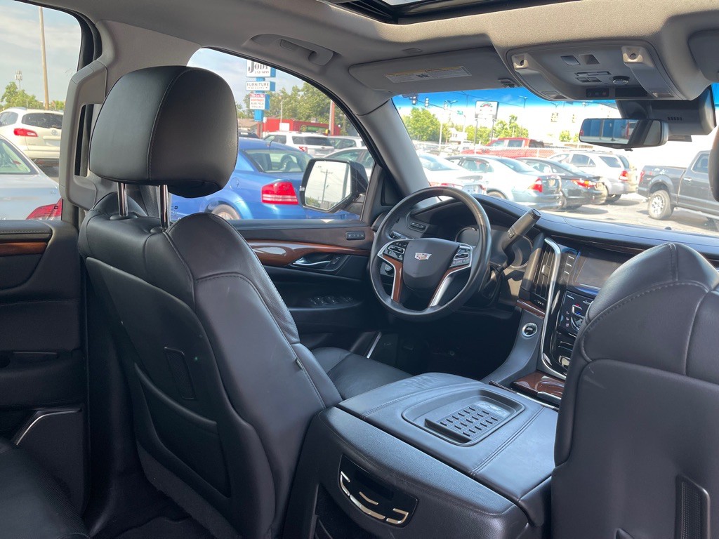 2018 Cadillac Escalade Image 10