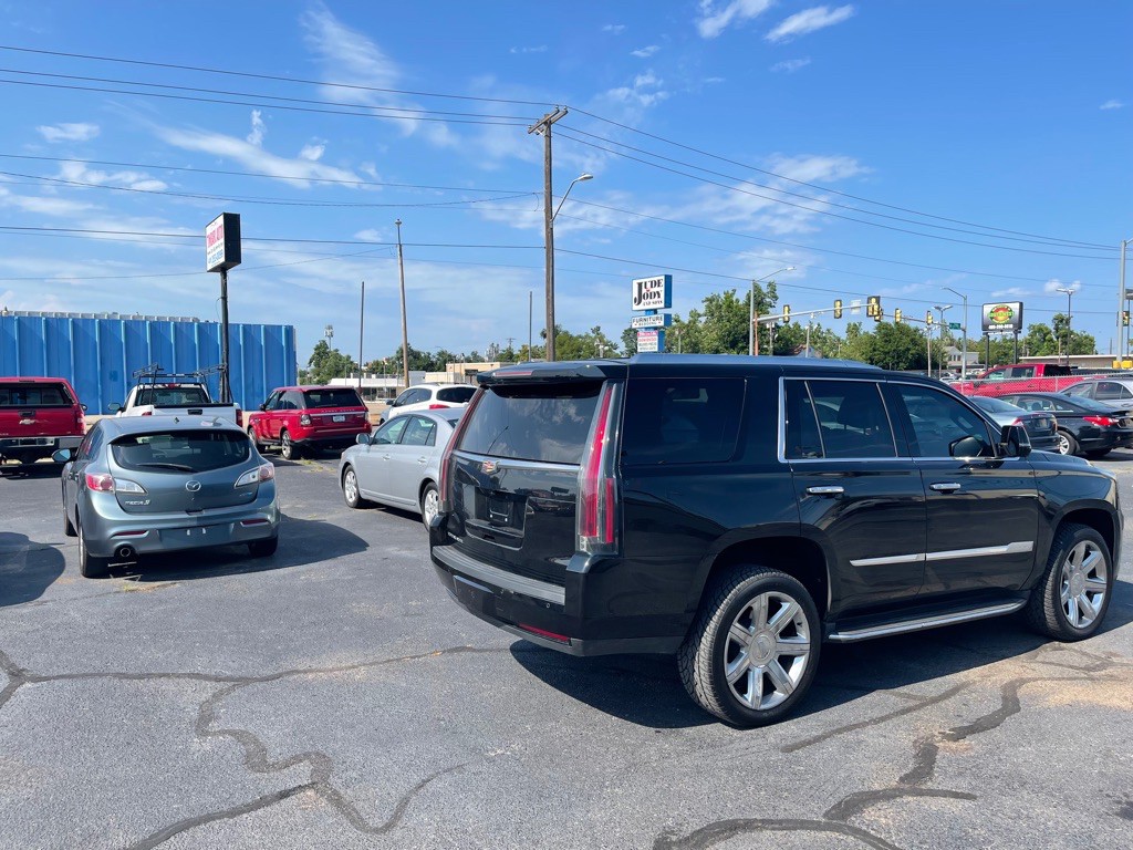 2018 Cadillac Escalade Image 11
