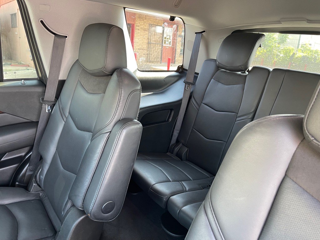 2018 Cadillac Escalade Image 16