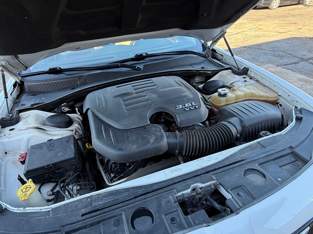 2012 Chrysler 300 Image 23