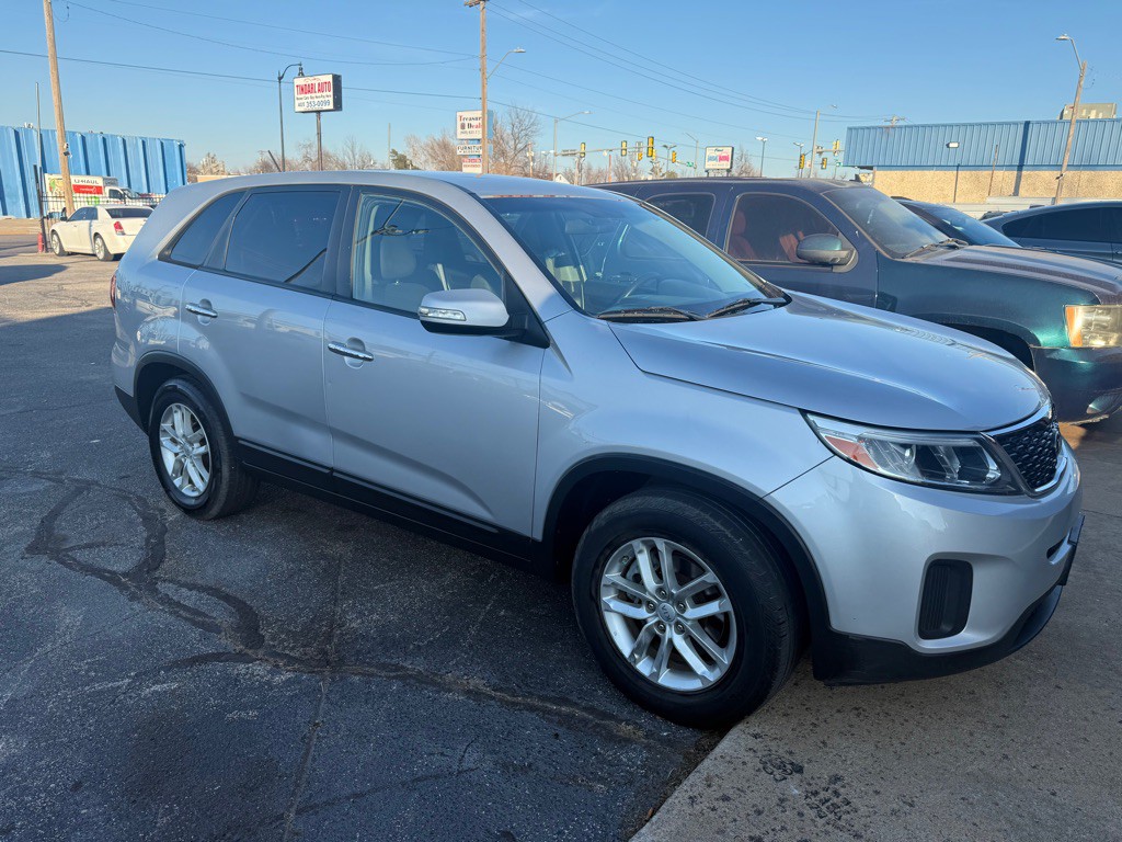 2014 Kia Sorento Image 2