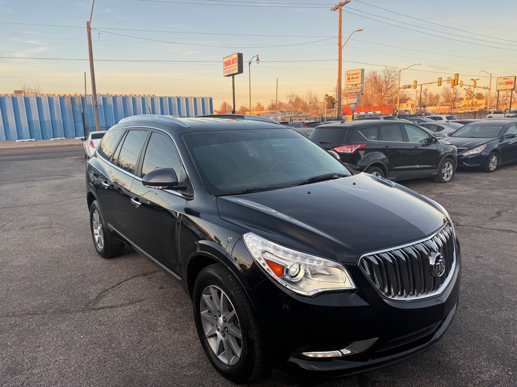2017 Buick Enclave Image 2