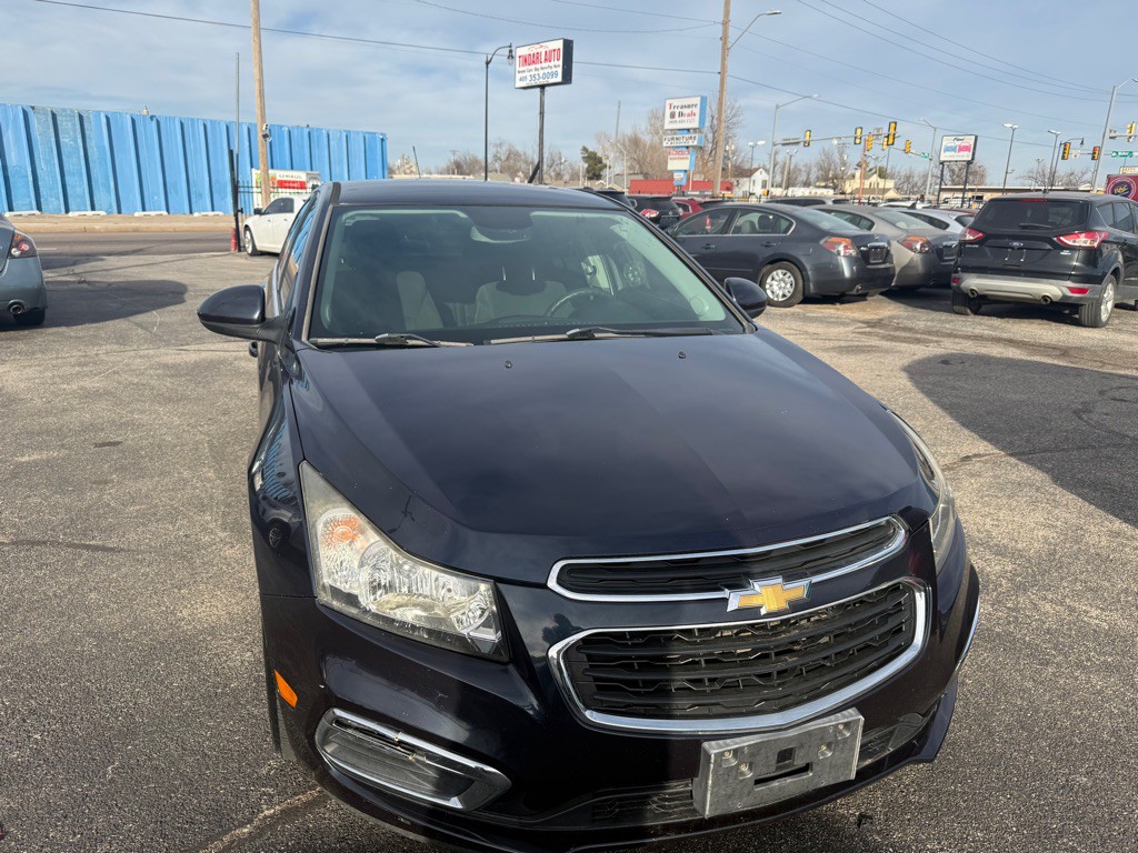 2016 Chevrolet Cruze Image 2